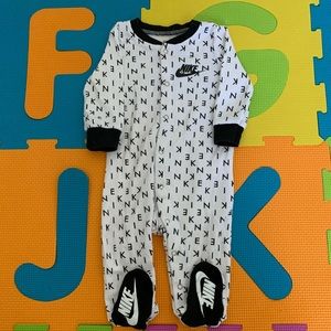 HP✨ Nike Footie PJ 🤍✔️